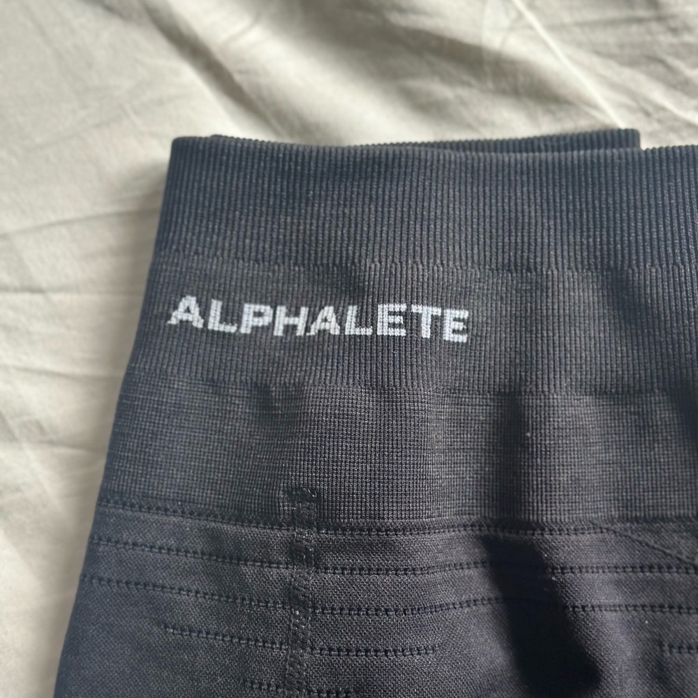 Alphalete Black Seamless High-Waist Leggings with Logo